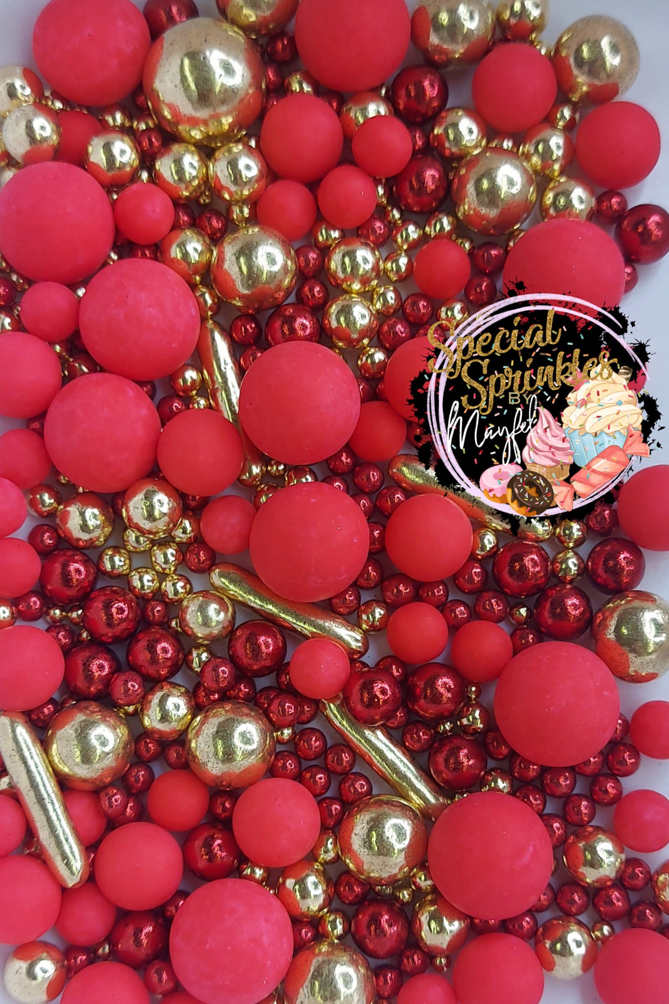 Perlas rojas y oro