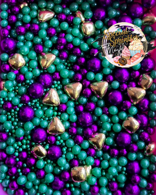 Perlas violeta y verde con triángulos  y cuadrados oro